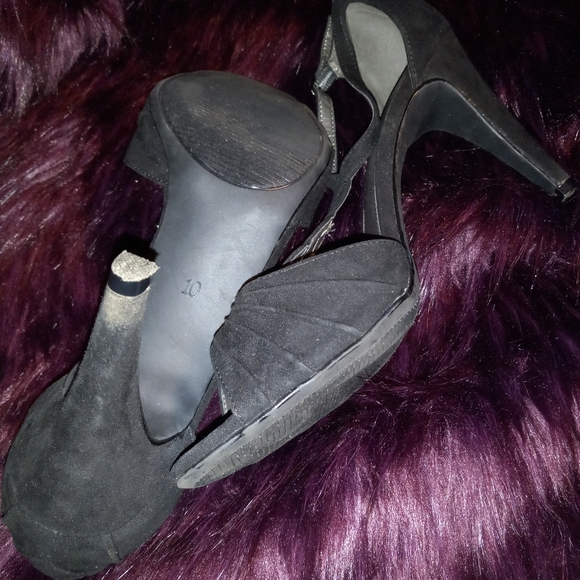 Suede Heels - Picture 5 of 5